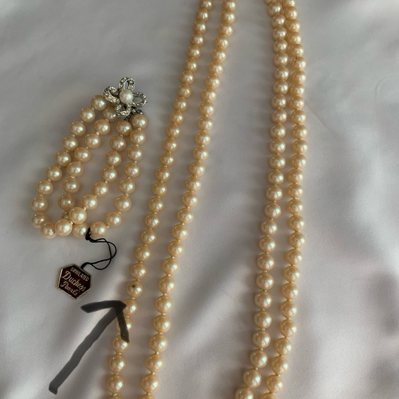 Vintage Duchess Simulated Pearls Necklace and Bracelet Set with tag - Picture 9 of 9